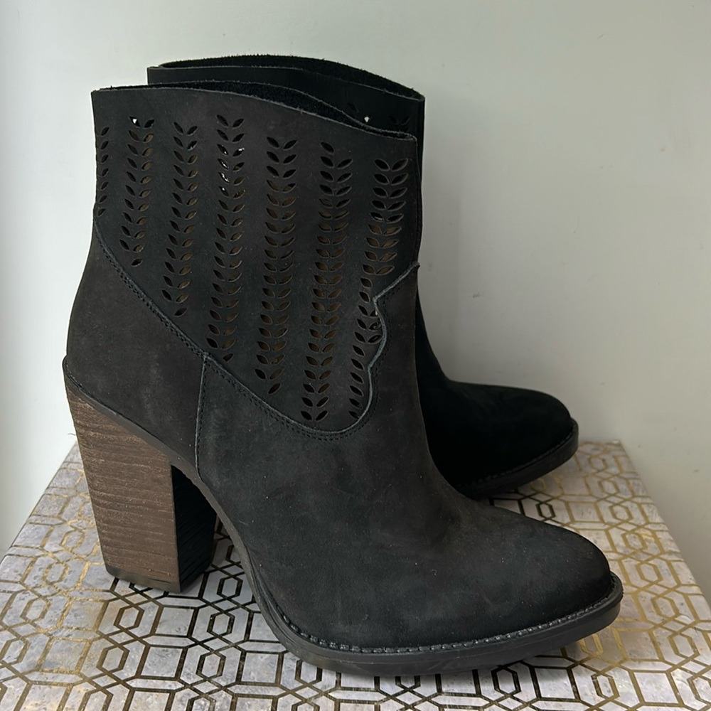 Coolway Black Suede Leather Laser Cut Heeled Booties Women's size 8